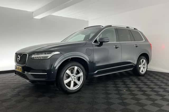 Volvo XC90 (2015) thumbnail 4