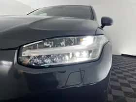 Volvo XC90 (2015) thumbnail 34