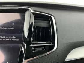 Volvo XC90 (2015) thumbnail 39