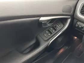 Volvo V40 (2015) thumbnail 20