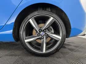 Volvo V40 (2015) thumbnail 21
