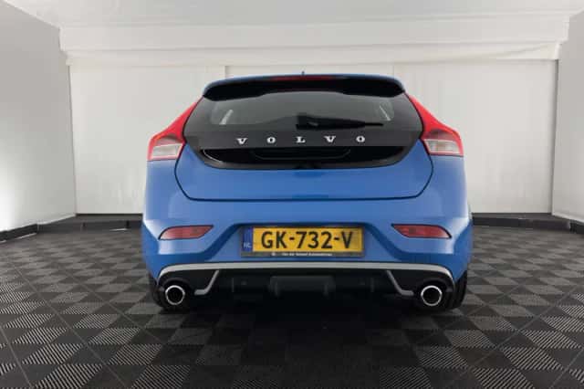 Volvo V40 (2015) thumbnail 6
