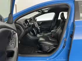 Volvo V40 (2015) thumbnail 9