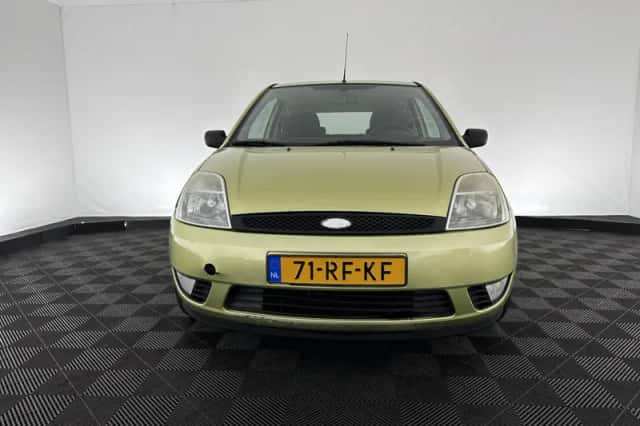 Ford Fiesta (2005) thumbnail 2