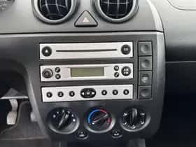 Ford Fiesta (2005) thumbnail 13