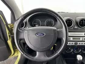 Ford Fiesta (2005) thumbnail 15