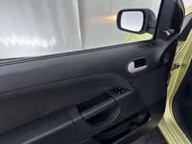 Ford Fiesta (2005) thumbnail 18