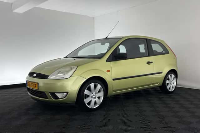 Ford Fiesta (2005) thumbnail 3