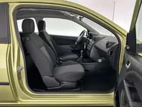 Ford Fiesta (2005) thumbnail 10