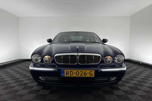 Jaguar XJ (2003) thumbnail 2