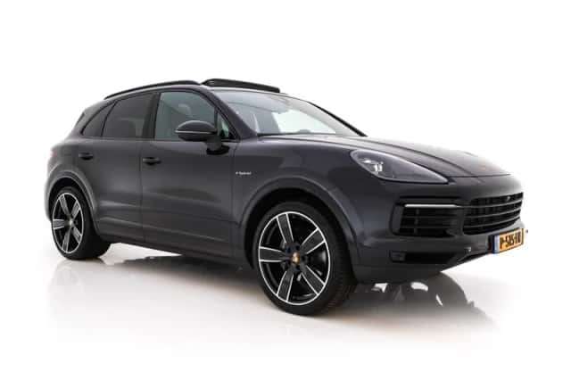 Porsche Cayenne (2022) thumbnail 1