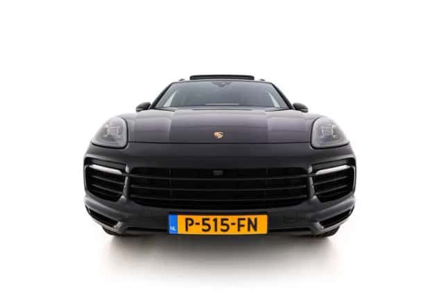 Porsche Cayenne (2022) thumbnail 3