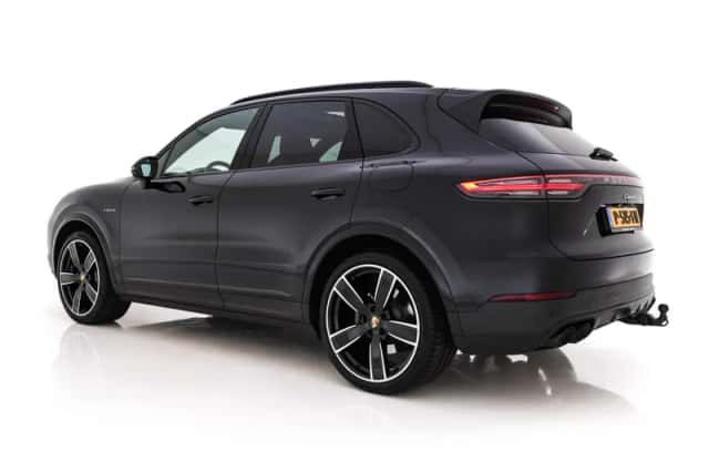 Porsche Cayenne (2022) thumbnail 5