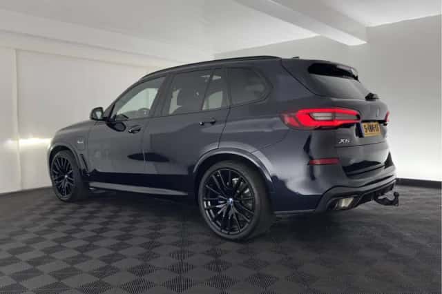 BMW X5 (2023) thumbnail 5