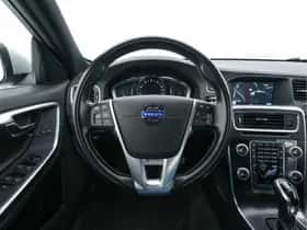 Volvo S60 (2015) thumbnail 16