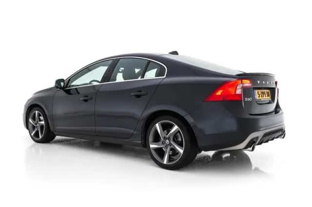 Volvo S60 (2015) thumbnail 5