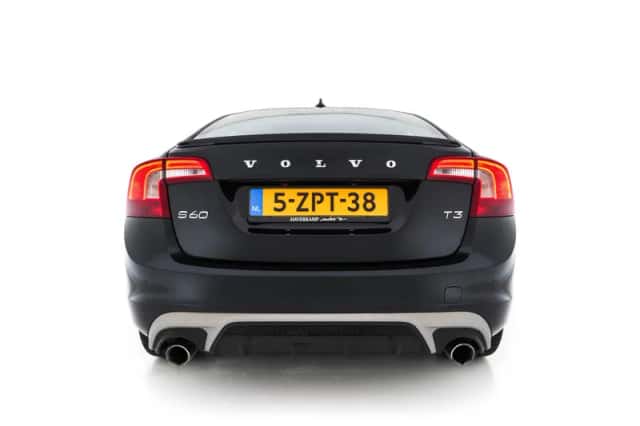 Volvo S60 (2015) thumbnail 6