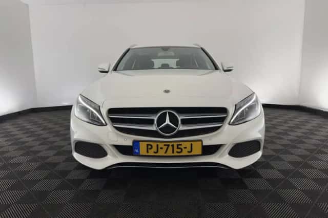 Mercedes-Benz C-Klasse (2017) thumbnail 3