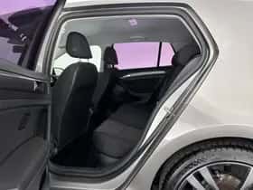 Volkswagen Golf (2013) thumbnail 10