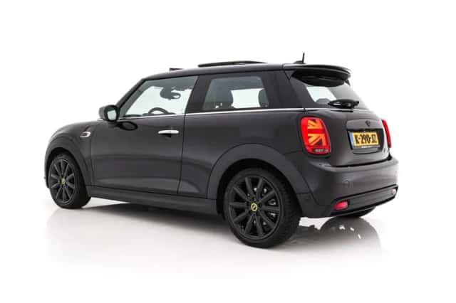 MINI Electric (2020) thumbnail 4