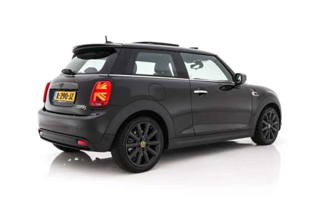 MINI Electric (2020) thumbnail 6