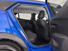 Peugeot 2008 (2021) thumbnail 12