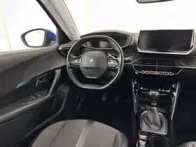 Peugeot 2008 (2021) thumbnail 8