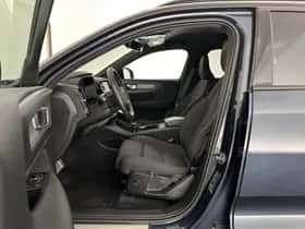 Volvo XC40 (2022) thumbnail 9