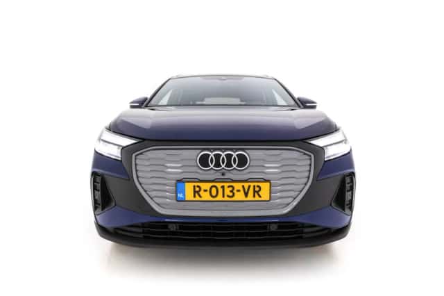 Audi Q4 e-tron (2022) thumbnail 3