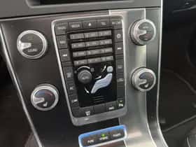 Volvo V60 (2016) thumbnail 16