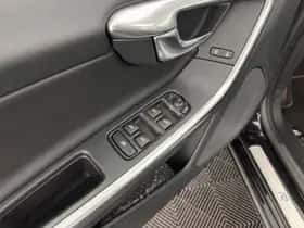 Volvo V60 (2016) thumbnail 23