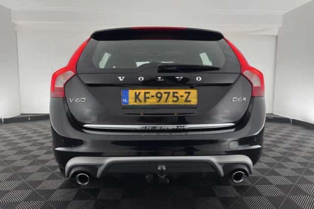 Volvo V60 (2016) thumbnail 6