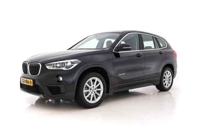 BMW X1 (2016) thumbnail 4