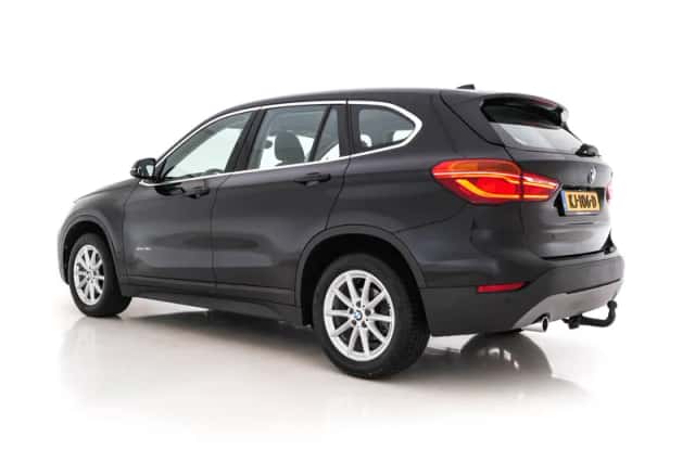 BMW X1 (2016) thumbnail 5