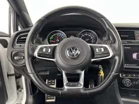 Volkswagen Golf (2015) thumbnail 18