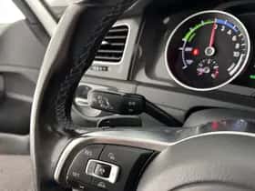 Volkswagen Golf (2015) thumbnail 21