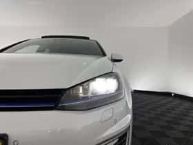 Volkswagen Golf (2015) thumbnail 27