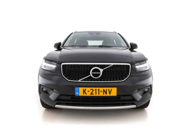 Volvo XC40 (2021) thumbnail 3
