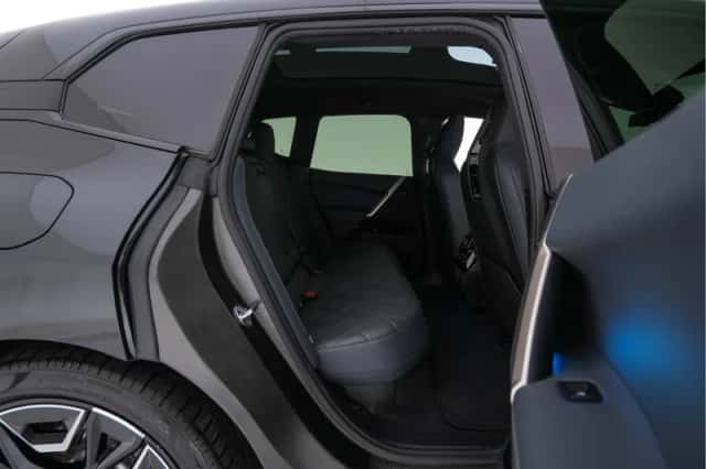 BMW iX (2022) thumbnail 12