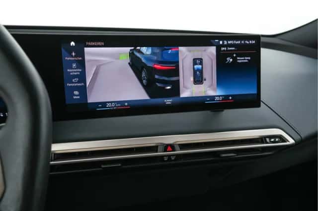 BMW iX (2022) thumbnail 18