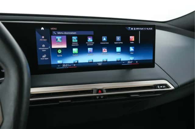 BMW iX (2022) thumbnail 22