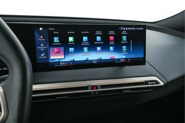 BMW iX (2022) thumbnail 23