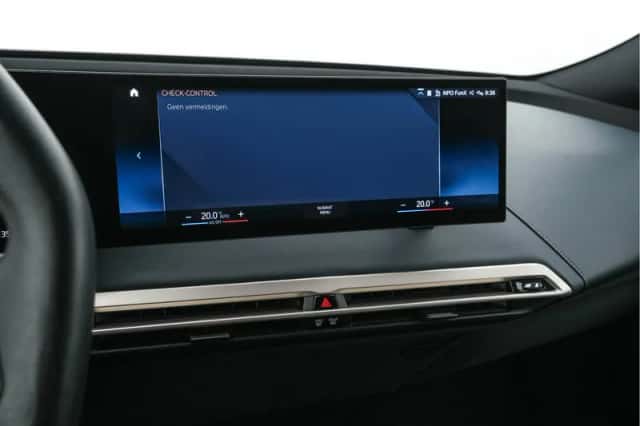 BMW iX (2022) thumbnail 25