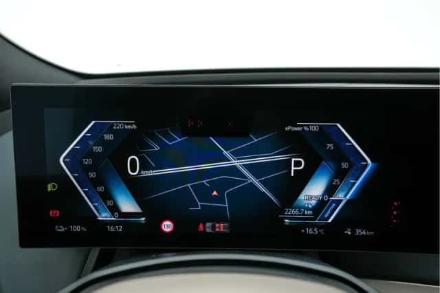 BMW iX (2022) thumbnail 28