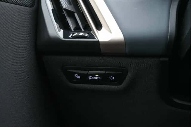 BMW iX (2022) thumbnail 31