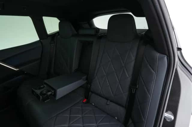 BMW iX (2022) thumbnail 37