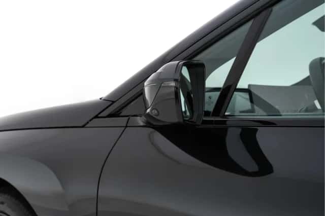 BMW iX (2022) thumbnail 41