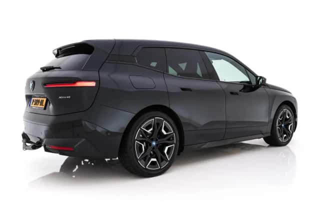 BMW iX (2022) thumbnail 7