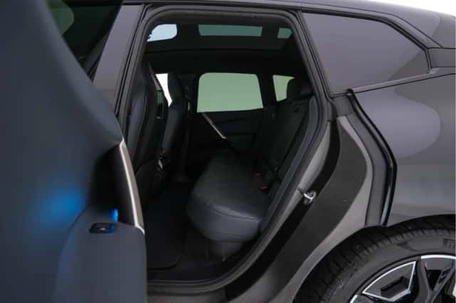 BMW iX (2022) thumbnail 10