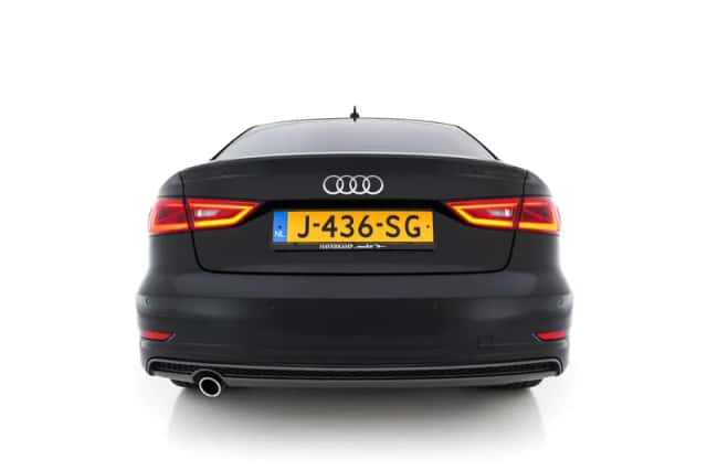 Audi A3 (2015) thumbnail 6